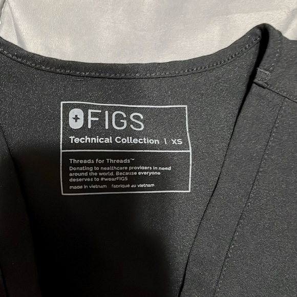 FIGS Scrubs - Picture 6 of 7